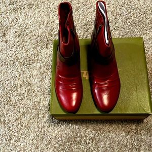 Red Earth Boots-Mid heel size 10